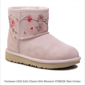 Ugg Kid’s Classic Mini Cherry Blossom Sz. 1